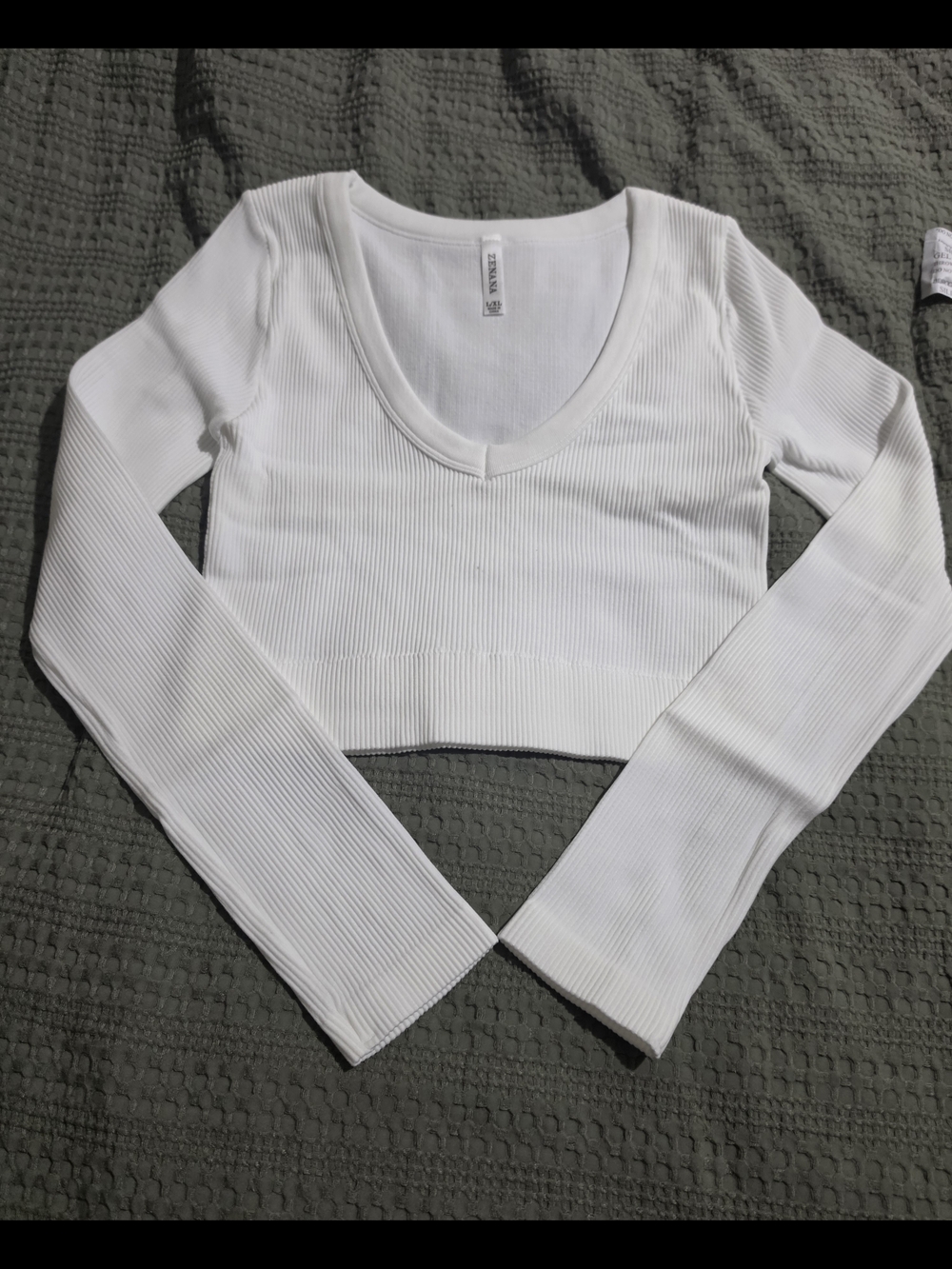 Zenana white ribbed top in a size L/XL